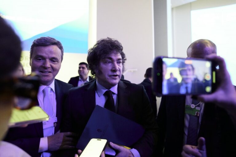 Efecto Davos: En La Libertad Avanza temen que se arme un «frente antifascista» contra Milei