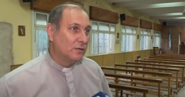 Rosario: un cura enfrentó a un ladrón que quiso robar su casa mientras daba misa
