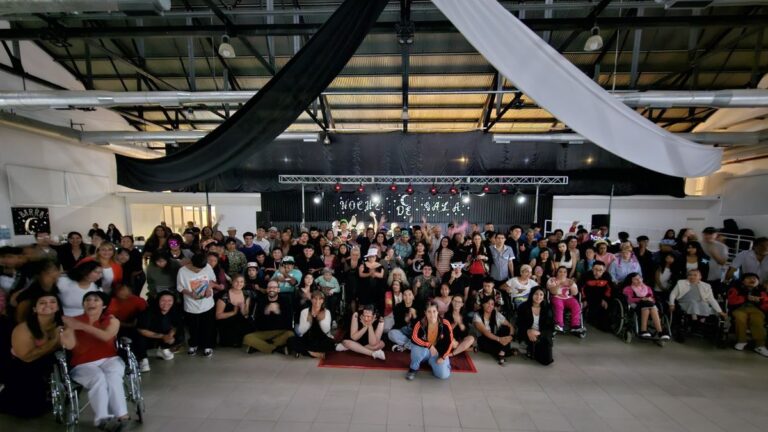 Jóvenes y adultos con discapacidad  disfrutaron de una «Fiesta de Gala»