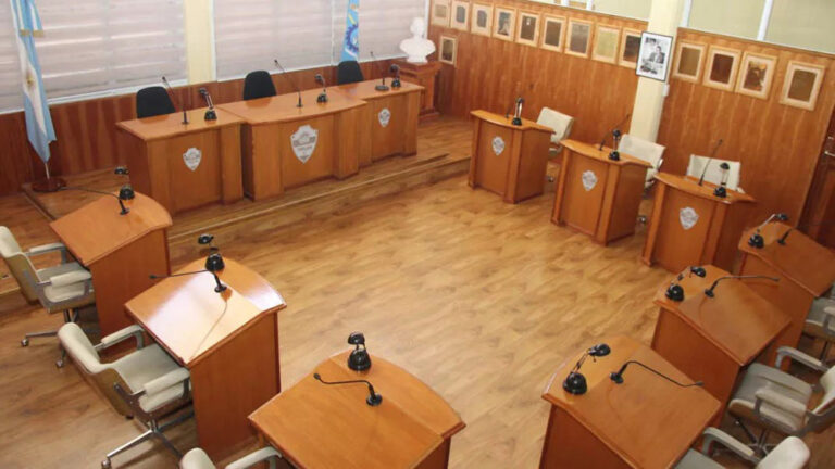 Concejales oficialistas y Merino, cómplices del tarifazo de la Cooperativa de Trelew