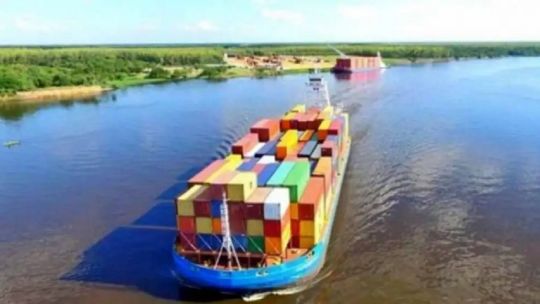 Hidrovía: el Gobierno intenta «maquillar» el fracaso de la licitación del dragado del Paraná