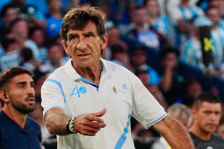 Gustavo Costas: «Confíen en este equipo, porque ya lo demostró»