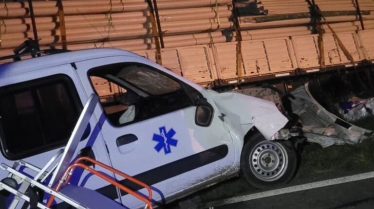 Fatal accidente en la Ruta 5: un camionero murió en un choque frontal