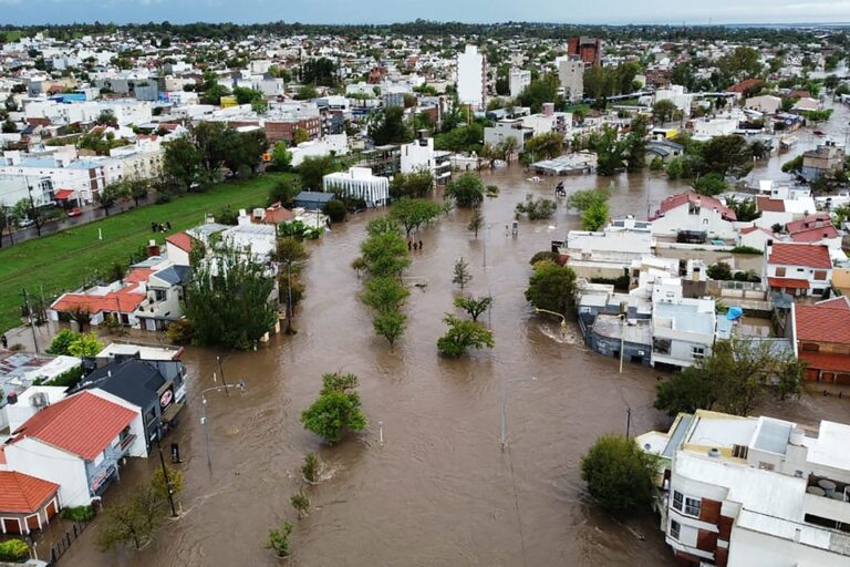 Un diluvio trágico inundó a Bahía Blanca