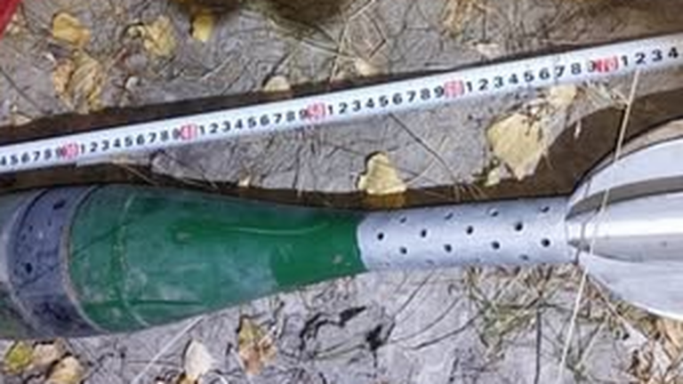 Hallan una granada de mortero en un río de Sarmiento