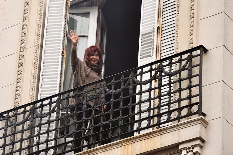 Casación revisará el arresto domiciliario y la tobillera electrónica de CFK