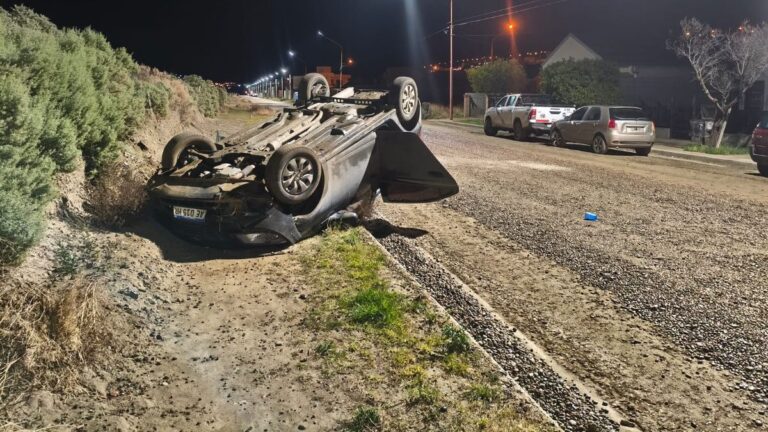 Menor de 13 años choca un auto y sus acompañantes huyen