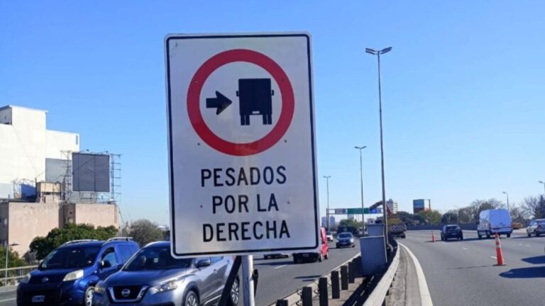 Autopistas urbanas: la Ciudad controlará a los camiones que no usen los carriles permitidos