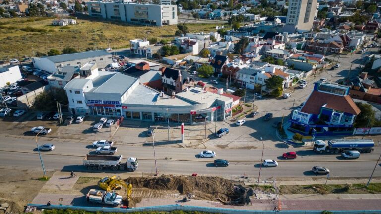 Con fondos propios, el Municipio avanza en la reparación del Paseo Costero