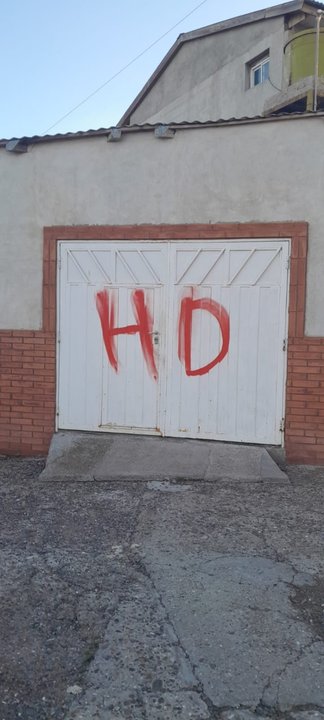 Preocupación en el barrio José Fuchs: aparecieron cuatro casas con marcas de delincuentes