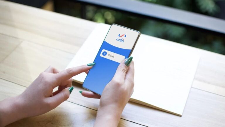 Qué pasó con Ualá: usuarios denuncian que les aparecieron 8.000 dólares en la billetera virtual