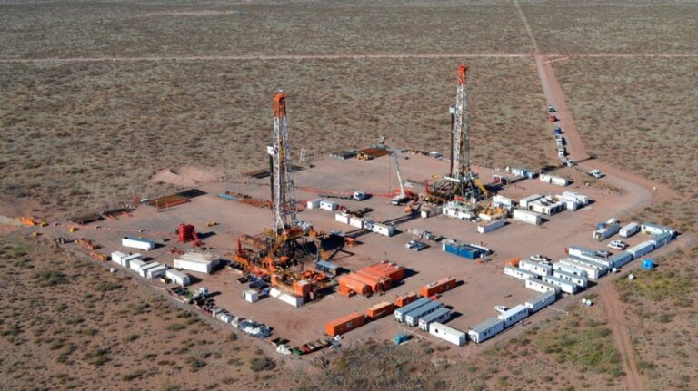 Vaca Muerta lleva a Argentina al máximo de producción en un cuarto de siglo y camino al millón de barriles diarios