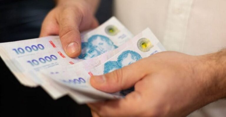 Caída histórica. El salario mínimo perdió un 56,7% de su poder adquisitivo desde 2015