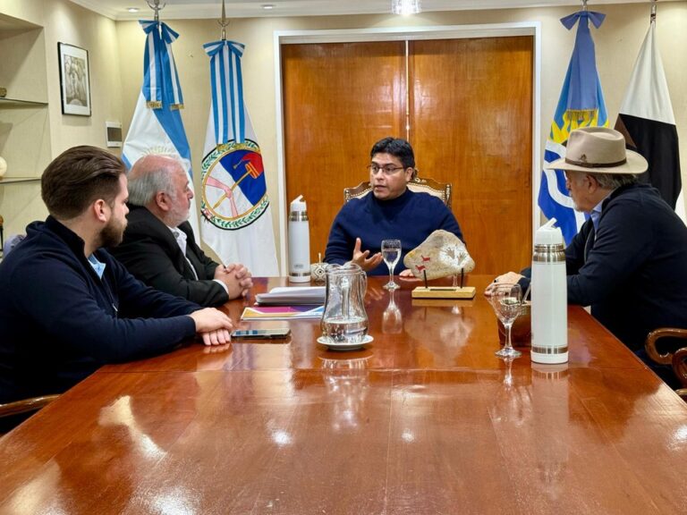 Othar Macharashvili y Claudio Vidal analizaron la situación productiva de la región