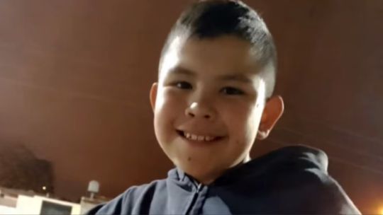 La madre acusada de matar a su hijo de 11 años dijo que el niño «sufrió un accidente con un hierro»