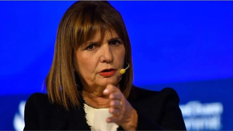 Bullrich oficia de mediadora en la interna libertaria