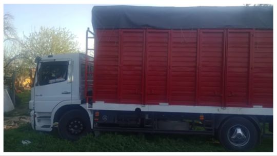 Un camión atropelló y mató a una niña de siete años en una quinta en Olmos