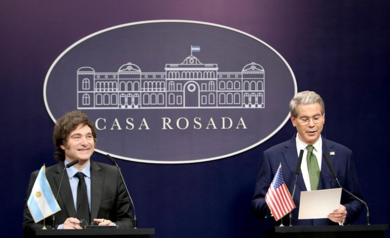 Aseguran que el Gobierno negocia un préstamo de US$ 30.000 millones con Estados Unidos