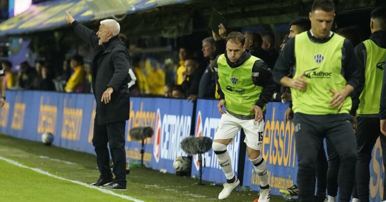 Omar De Felippe tras el empate ante Boca: «Fuimos un equipo agresivo»