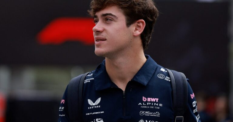 Franco Colapinto y la reconstrucción de su adolescencia solitaria por el sueño de la Fórmula 1: la frase a una empleada de Aduana que lo marcó a fuego