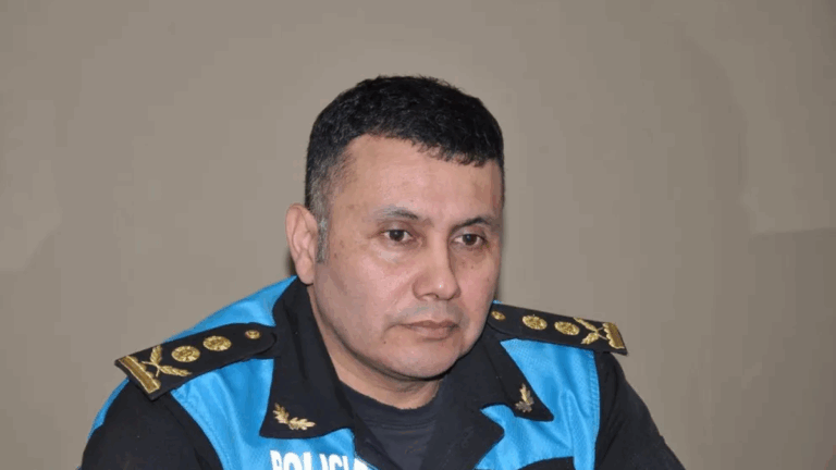 El comisario se quedaba con muebles de los detenidos