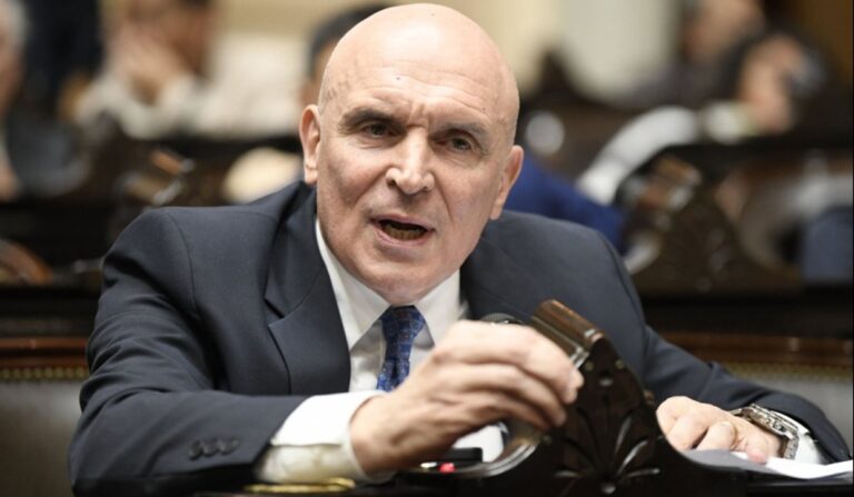 Espert pidió licencia en Diputados, pero seguirá cobrando el sueldo hasta el final de su mandato