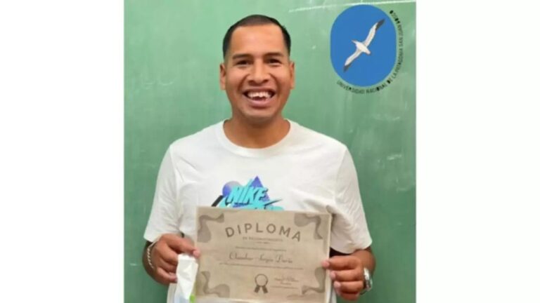 Histórico: interno de la Unidad N 6 de Rawson se recibió en la UNPSJB
