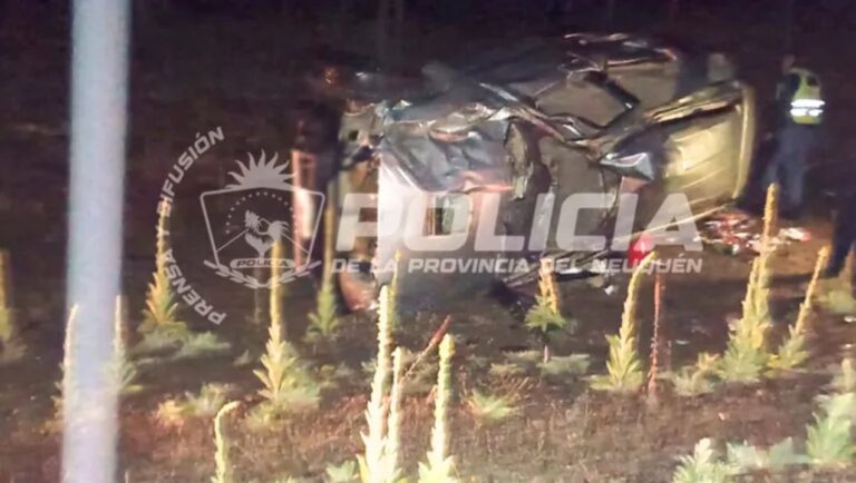 Impactante vuelco en la Ruta 23: dos mujeres salieron despedidas tras un vuelco y están internadas