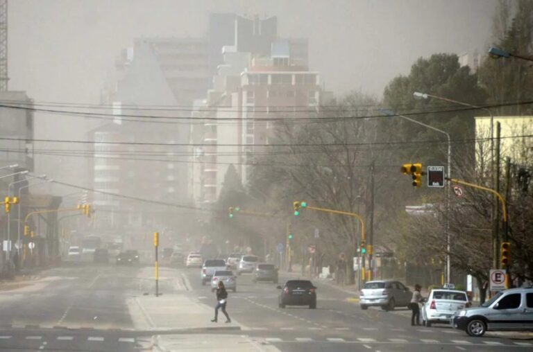 Viento fuerte en Neuquén este viernes: qué zonas estarán afectadas