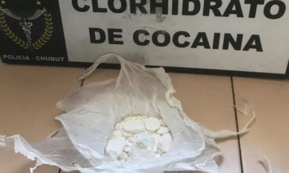 Secuestran más de 100 dosis de cocaína en un allanamiento en Esquel