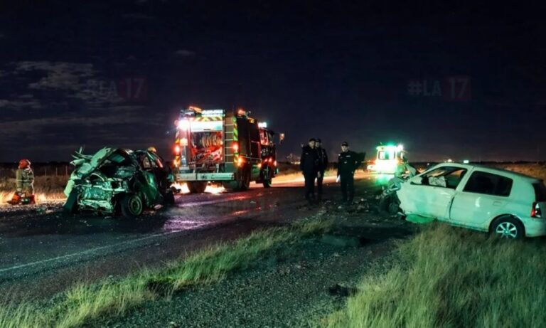 Dos autos chocaron de frente en la Ruta 25 de Chubut: un nene de 5 años fue trasladado al hospital