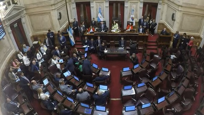 El Gobierno intenta aprobar su primer presupuesto