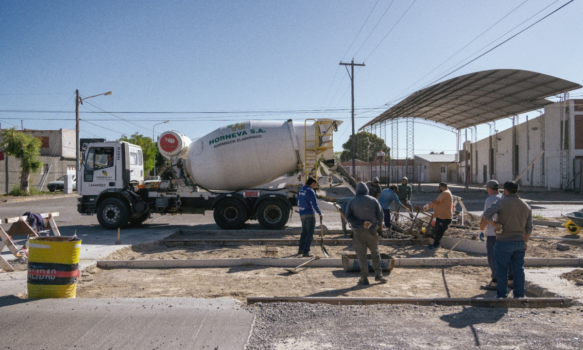 Comenzó la pavimentación de la avenida Vucetich y Canito