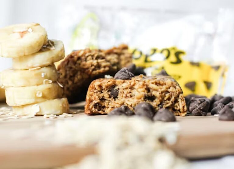 Barritas de avena, banana y coco: la receta fácil, energética y sin cocción para llevar a todos lados