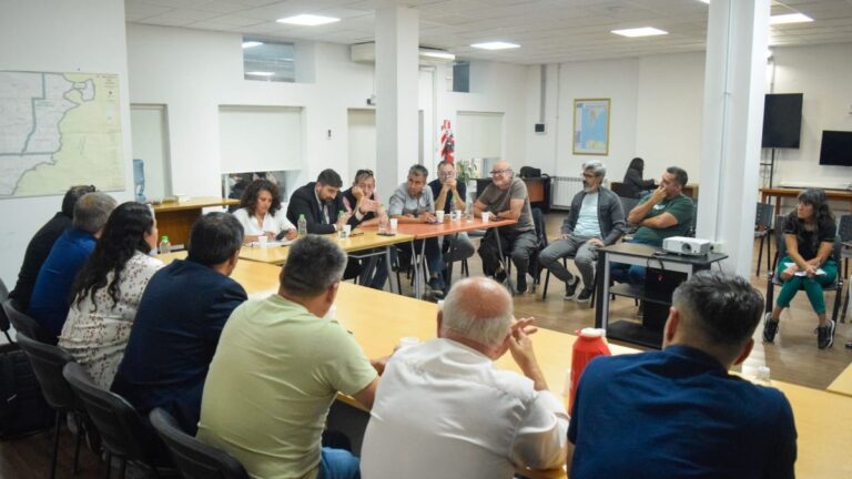 Evalúan restablecer el agua potable porsectores y el gas solo en horario diurno