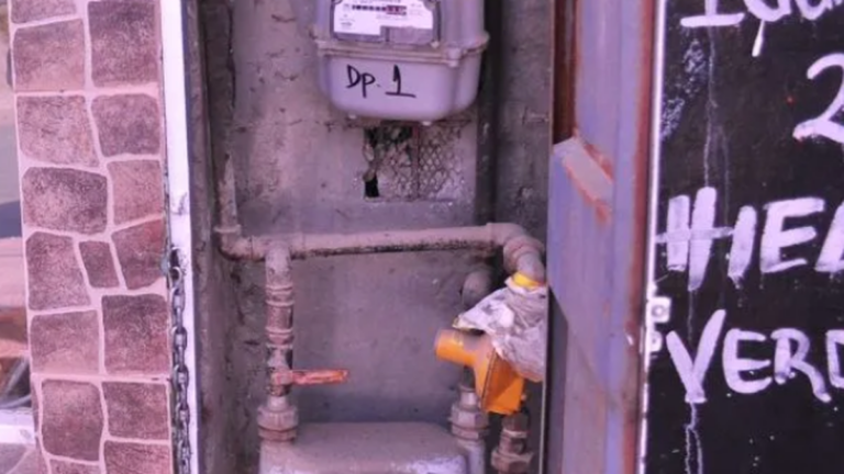 Intentaron ingresar a un almacén de La Floresta mediante un boquete