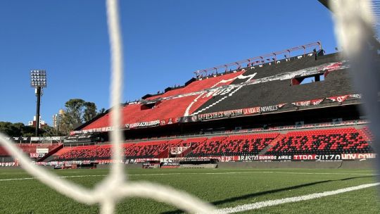 Crisis total en Newell’s: ataque al plantel tras la goleada de Banfield