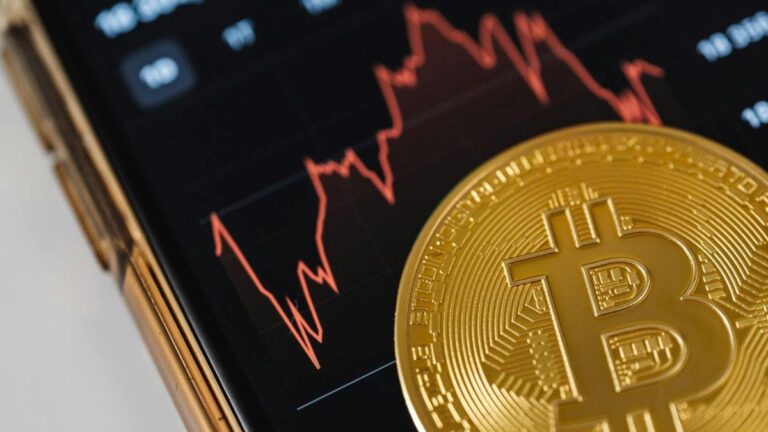 Bitcoin vuelve a los u$s66.000 por un alto volumen de liquidaciones en el fin de semana
