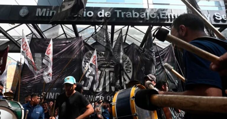 Día decisivo para FATE: el gremio de neumáticos y la CGT marcharán al centro porteño y habrá una audiencia clave en el final de la conciliación obligatoria