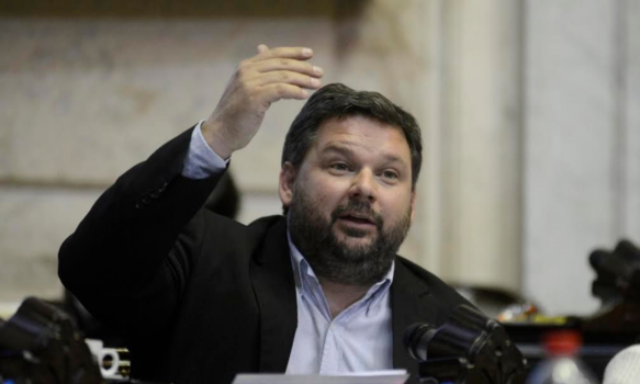 Ex diputado nacional a juicio por vacunado VIP