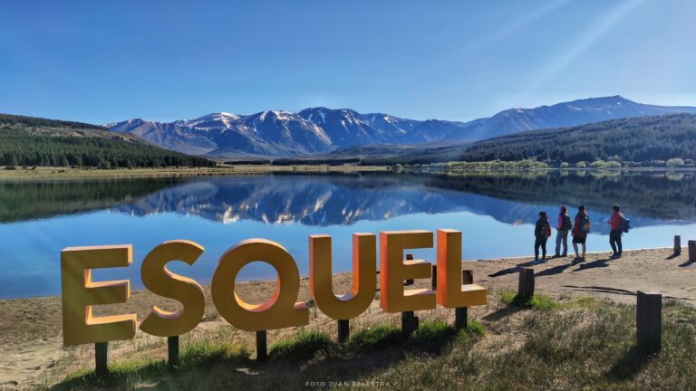 Esquel lanza beneficios para Semana Santa: noche gratis en hoteles y obsequios en comercios locales