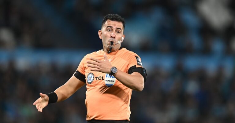 Corrupción en la AFA: filtran supuestos chats del árbitro Luis Lobo Medina en los que presuntamente arreglan un partido del año 2021