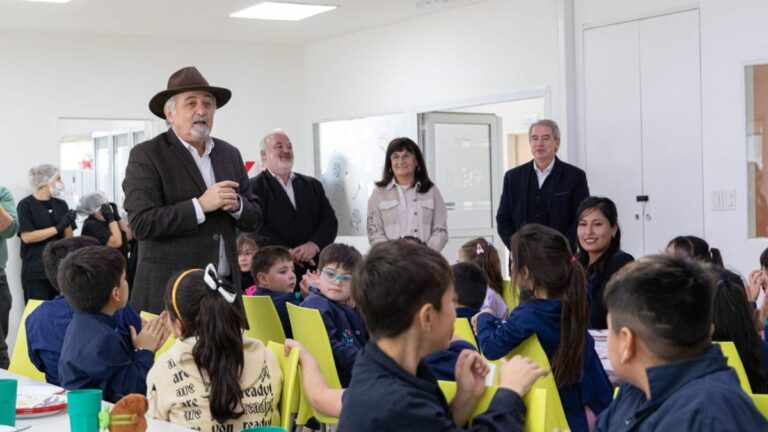 Othar compartió con docentes y estudiantes de la Escuela Municipal