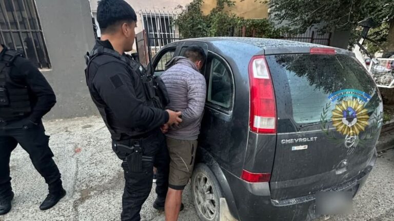 Dos detenidos por intentar robar usando un inhibidor