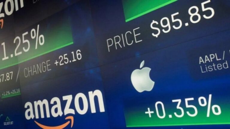 Gráfico de evolución de acciones tecnológicas en una pantalla de trading