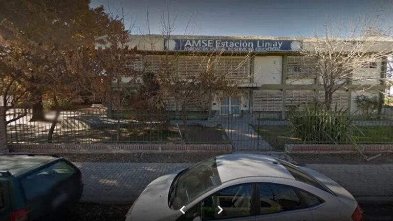 Exterior del colegio Estación Limay en Cipolletti, donde se registró el episodio de amenazas.
