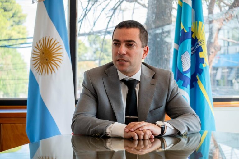 Andrés Giacomone, presidente del Superior Tribunal de Justicia de Chubut, durante anuncio de auditoría.