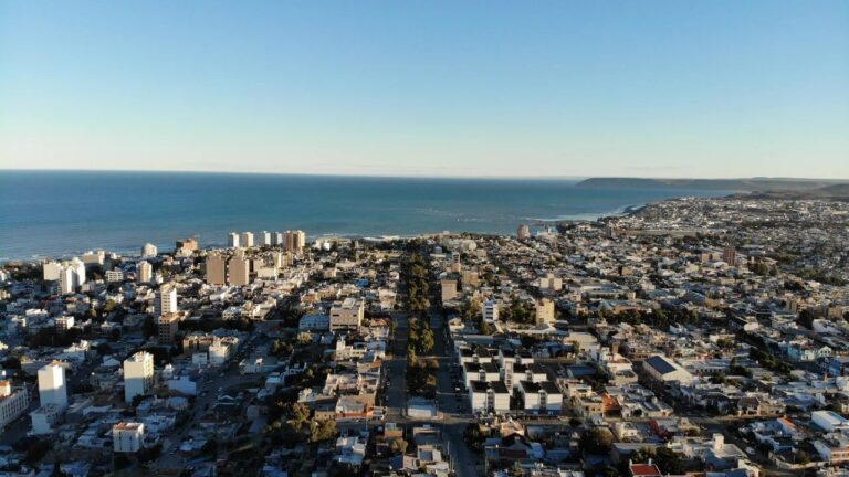 Gráfico de evolución del empleo en Comodoro Rivadavia entre 2016 y 2025