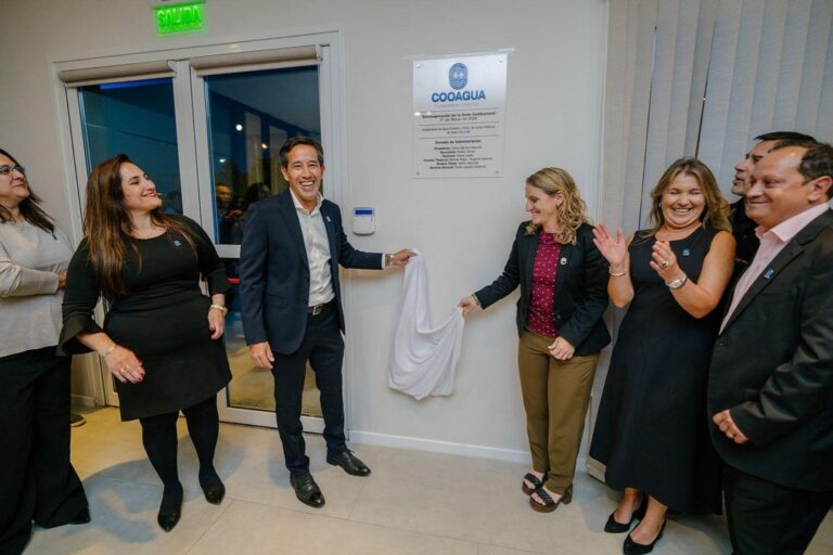 Exteriores de las nuevas oficinas de la Cooperativa COOAGUA en Rada Tilly, Chubut.