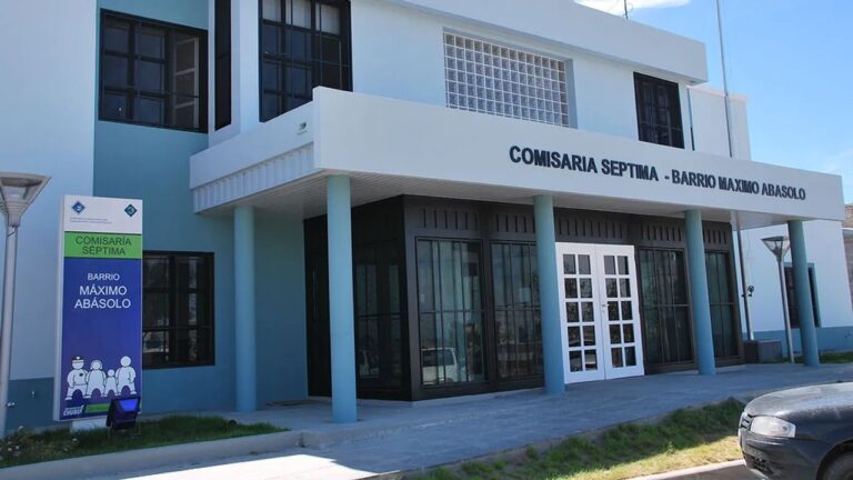 Exterior de la Seccional Séptima de Comodoro Rivadavia